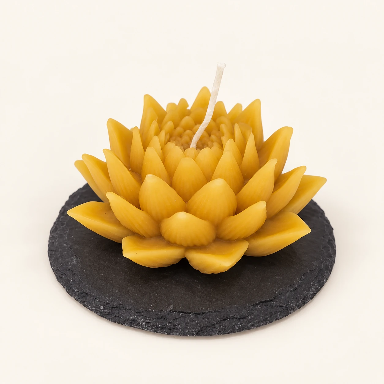 Vela de cera de abelha — Flor de lótus sobre base