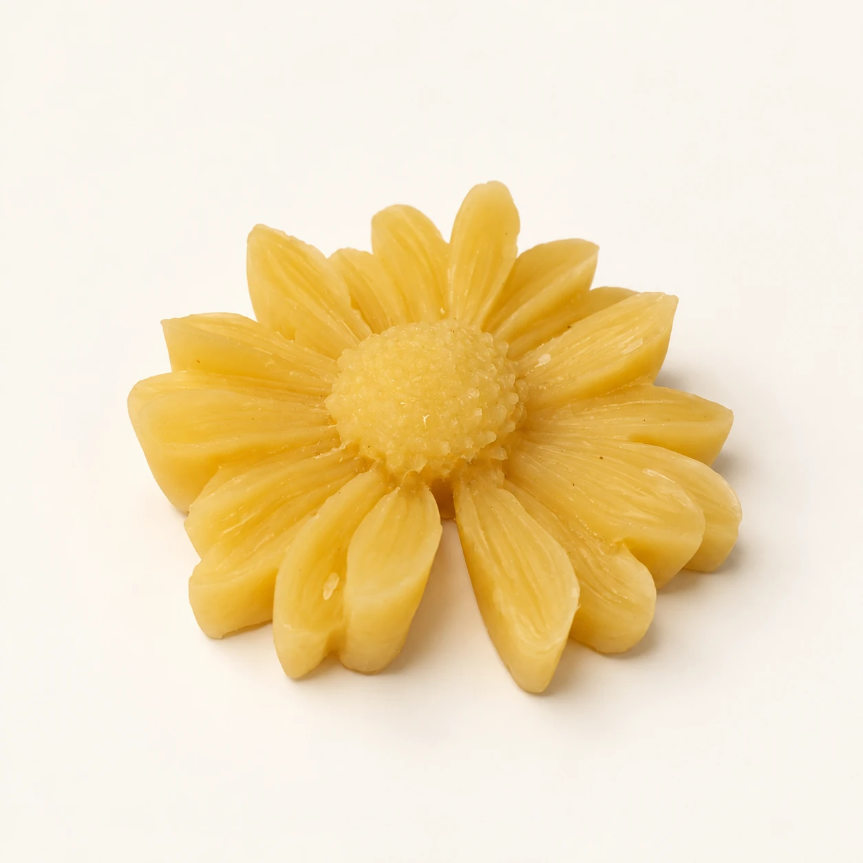 Peça decorativa em cera — Flor compacta